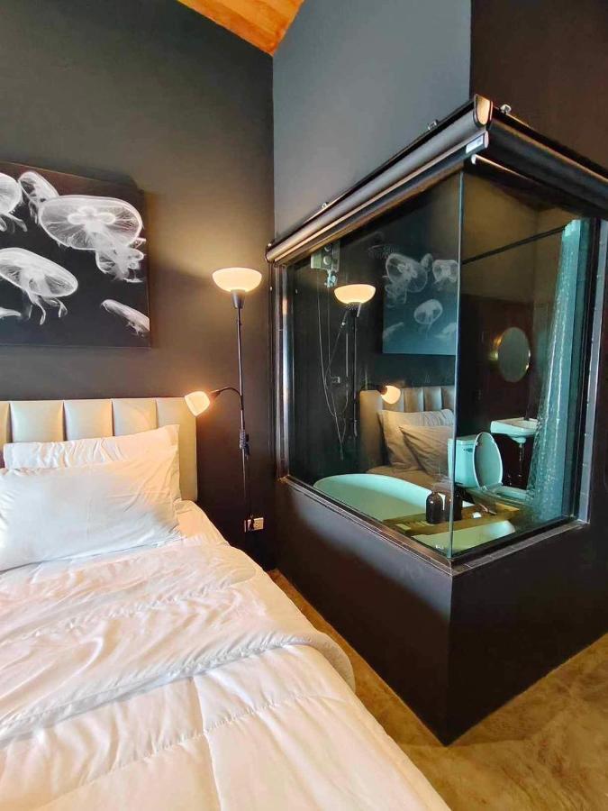 Mr Black & Ms White -Self Check In Accommodation Бангкок Экстерьер фото